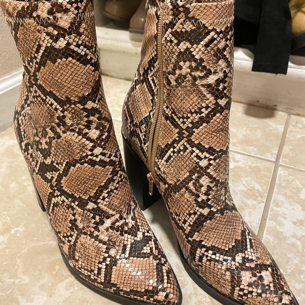 Ankle booties